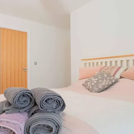 Beautiful 2 Bed In Birmingham: A Hidden Gem! Apartman *